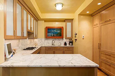 Sold by Avenue Real Estate