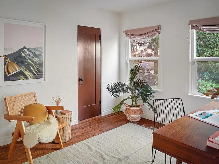 2269 Cove Ave — Photo 28
