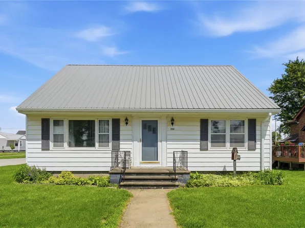 404 Hall Ave, Lowden, IA 52255