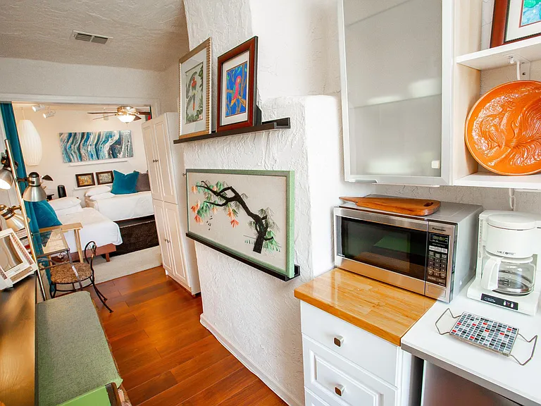 Kitchenette in second bedroom
