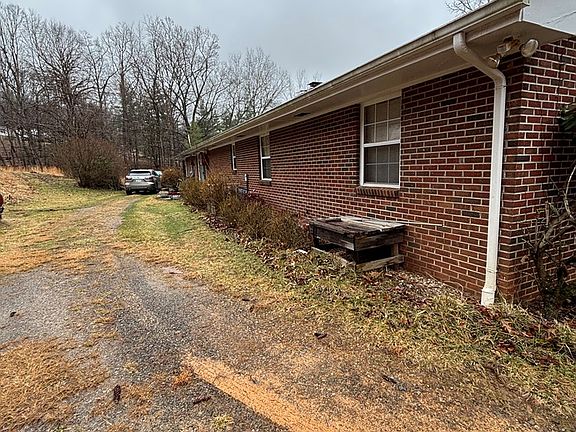 5th image of 671 Elk Garden Rd