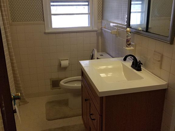 5th image of 4920 Charlton Dr