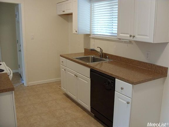 3rd image of 3416 Ardenridge Dr