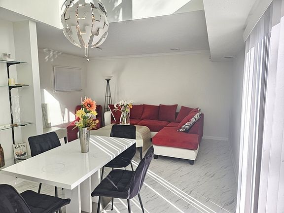 3rd image of 6119 Honeysuckle Ln