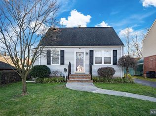 174 Roosevelt Pl, Maywood, NJ 07607