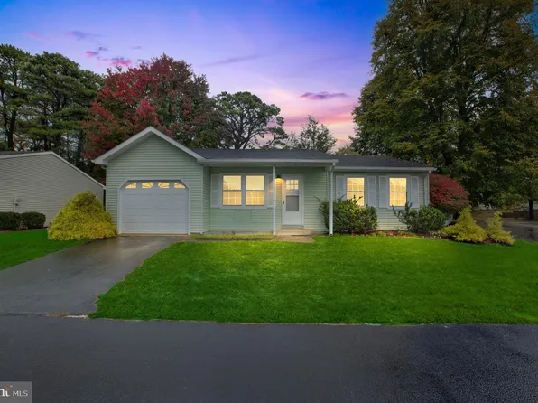 46 Keene St, Manchester Township, NJ 08759