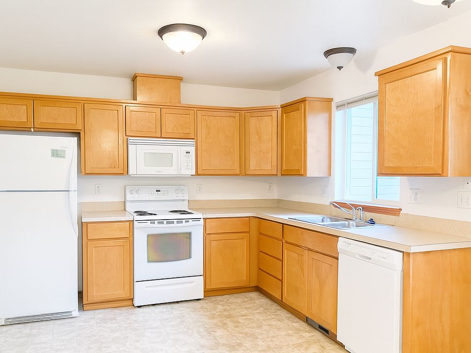 1st image of 1035 Park Ave #1035