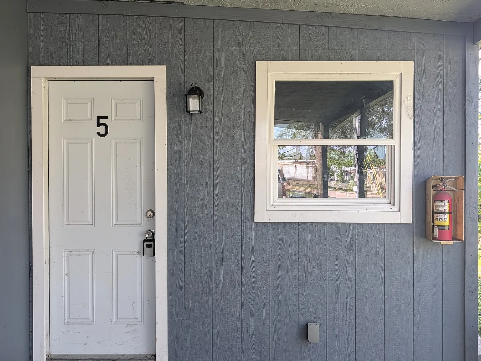 Studio, $1,300 — Photo 1
