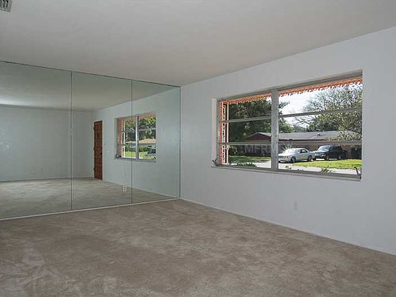 5th image of 2089 67th Ave S