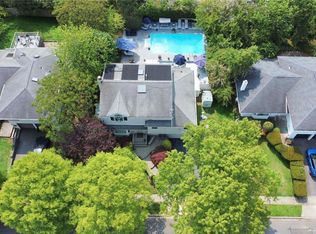 110 Birchwood Park Dr, Jericho, NY