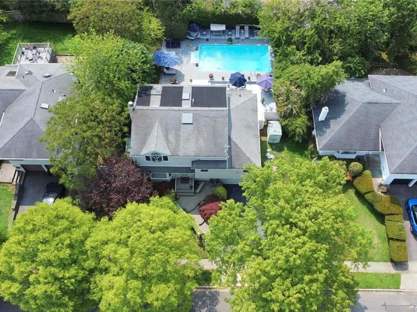 110 Birchwood Park Drive, Jericho, NY 11753