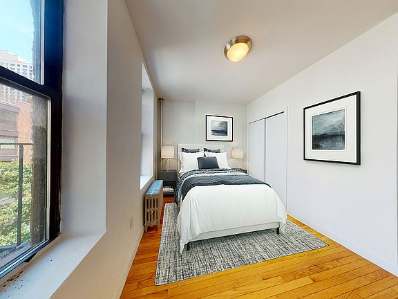 3rd image of 312 E 91st St APT 4E
