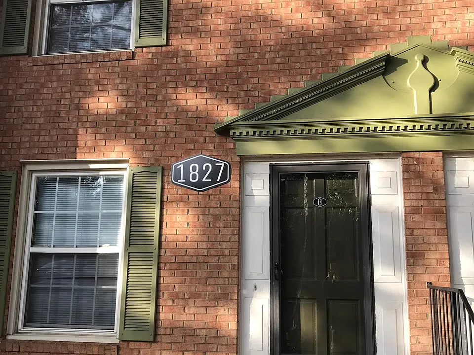 1827 Lookout Ln #8