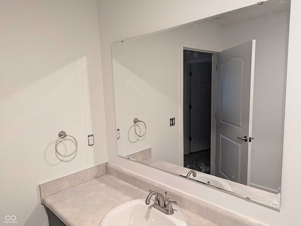 2nd image of 4068 N Drexel Ave