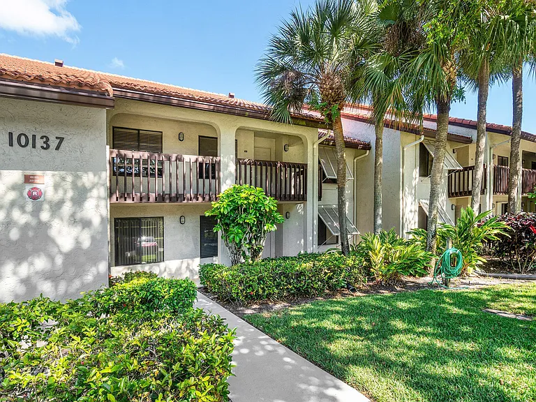 10137 Mangrove Dr #203 — Photo 42