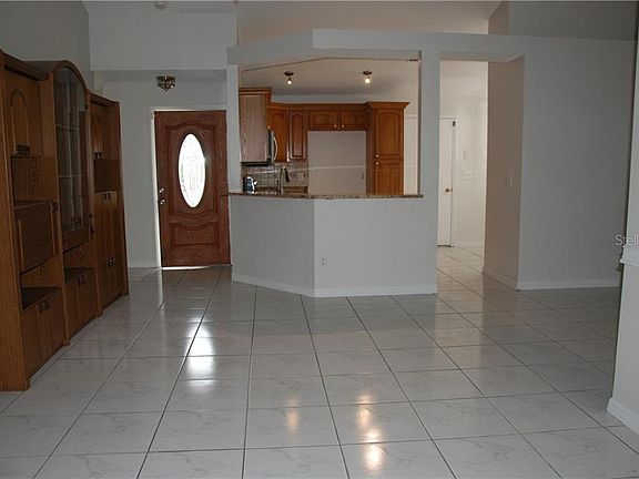 4th image of 12806 Dunhill Dr