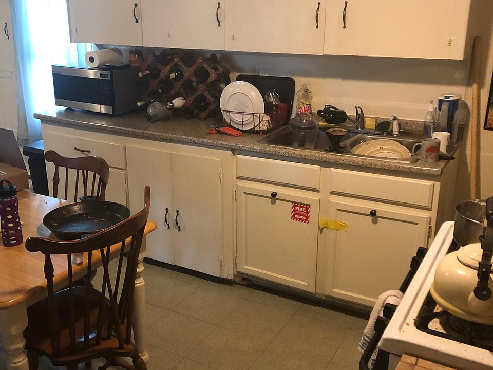 1st image of 571 Lincoln St