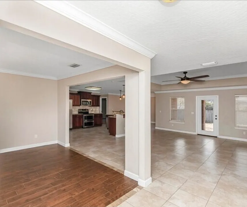 3 bed, 2277 sqft, $2,600 — Photo 3