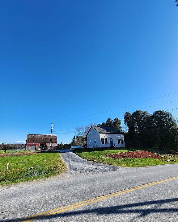 1st image of 976 Franklin Rd