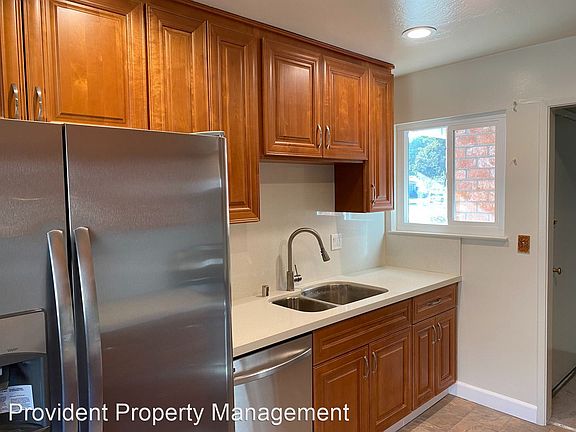 3rd image of 3297 Vistamont Dr