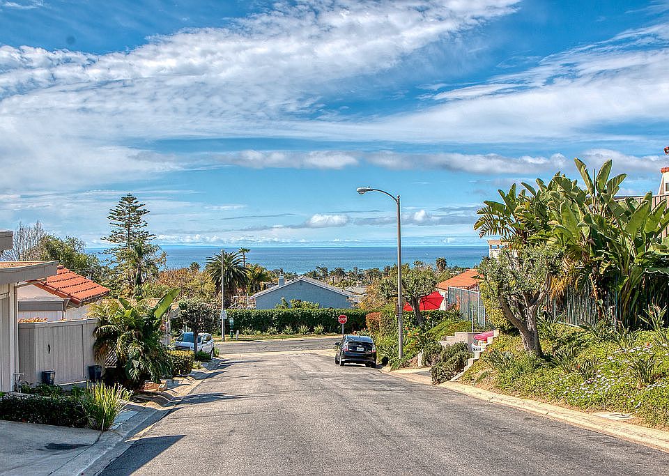 1st image of 722 Calle Perlino