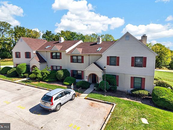 3rd image of 240 Stone Ridge Dr #240