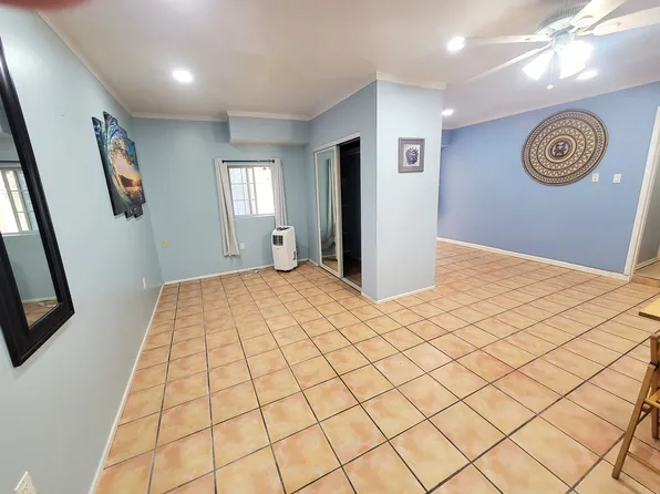 322 1/2 17th St, Seal Beach, CA 90740