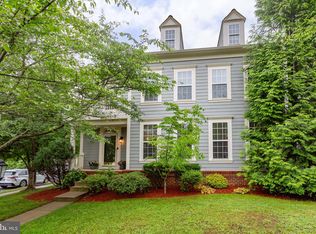 1100 Innis Dr, Fredericksburg, VA 22401