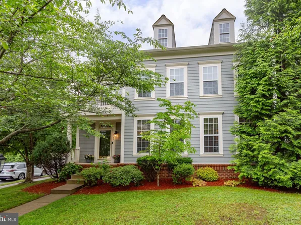 1100 Innis Dr, Fredericksburg, VA 22401