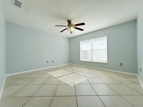 4th image of 10614 Laxton St