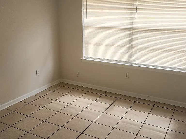 205 Harbor Dr — Photo 17