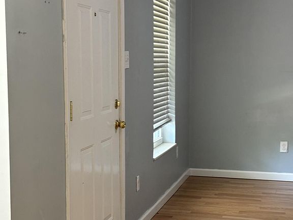 3rd image of 104 Lee Dr