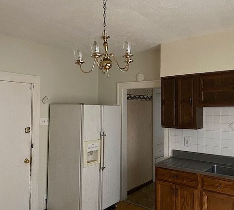 5th image of 972 Stevenson Rd Floor 3