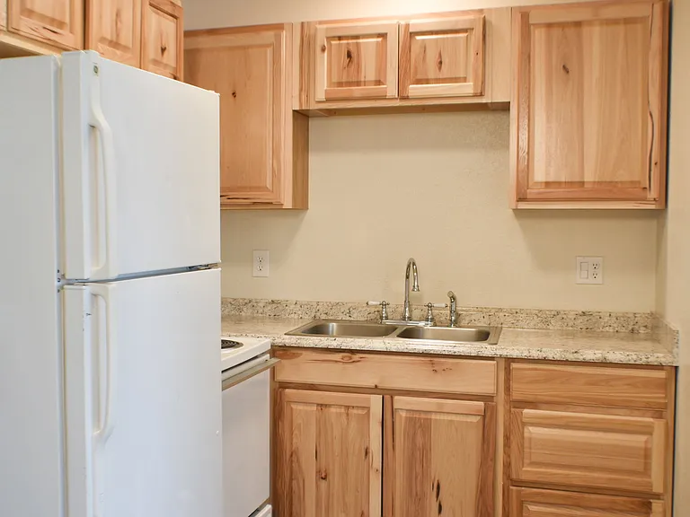 Summit View Apartments — Photo 40