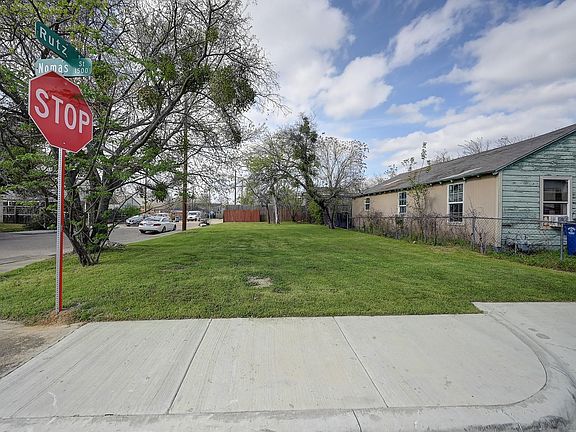 3rd image of 1525 Nomas St