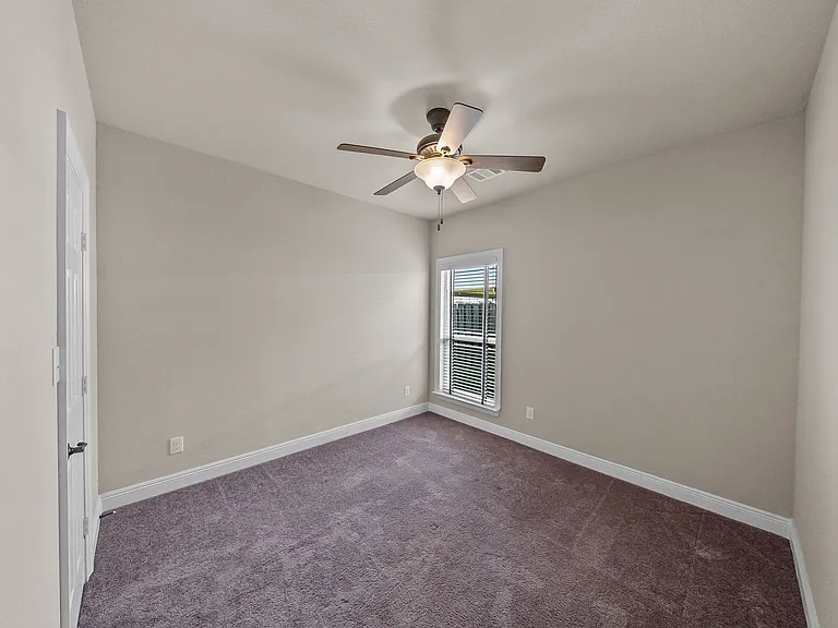 6107 Waterford Ln — Photo 12