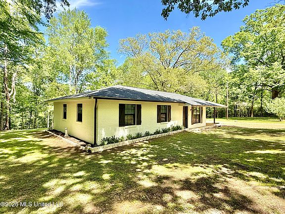 3rd image of 4194 Burt Loop Rd