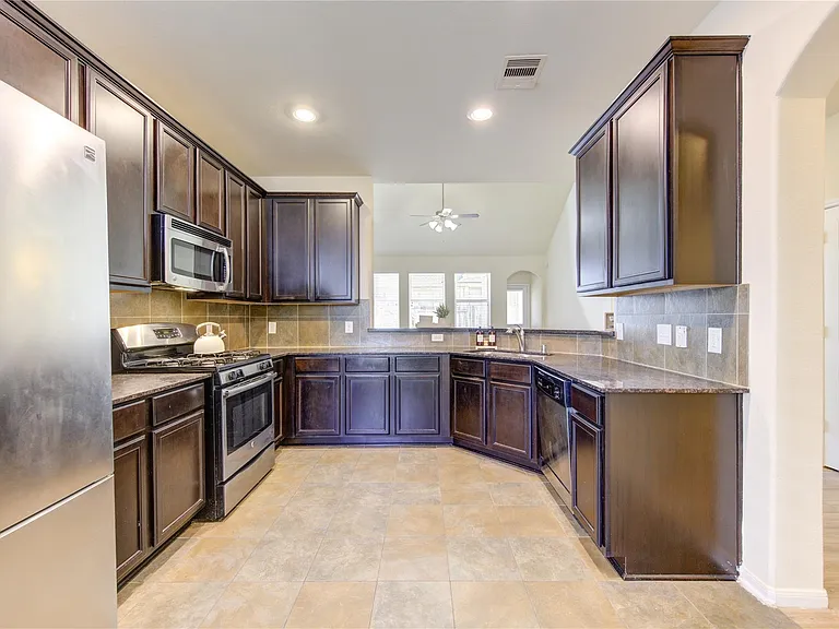 6518 Wilshire Rdg — Photo 10