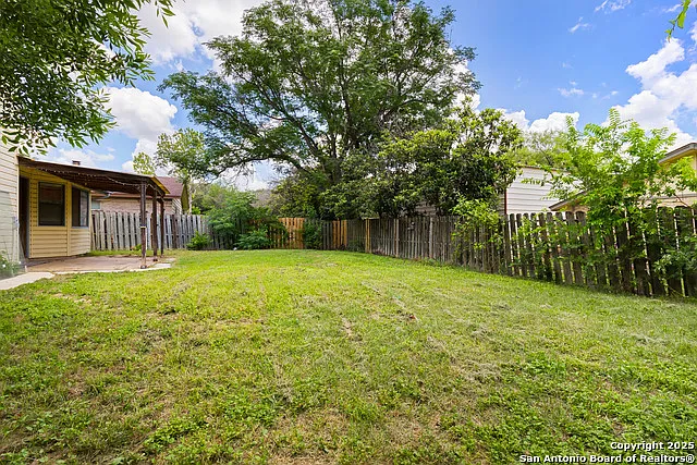 6726 Country Field Dr — Photo 24