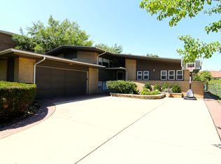 4340 Davis St, Skokie, IL 60076