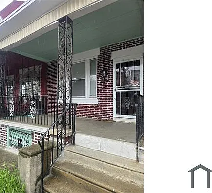 3 bed, $1,900 — Photo 2