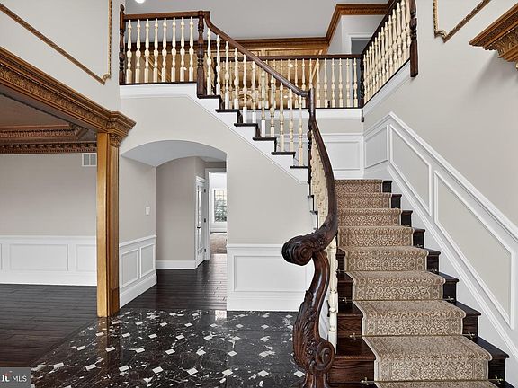 2nd image of 1368 Worthington Ct