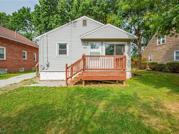790 Phoenix Ave, Akron, OH 44310