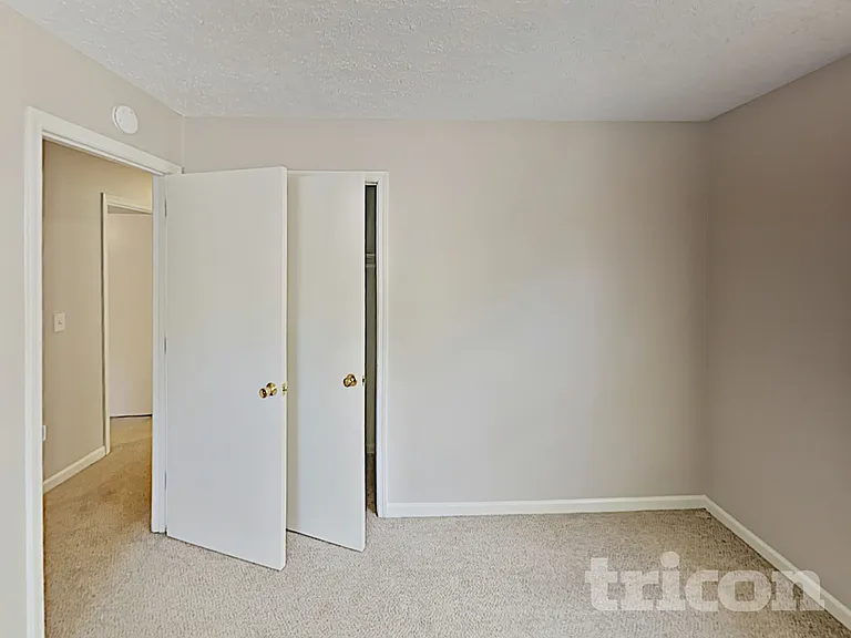 507 Neil Ct — Photo 11