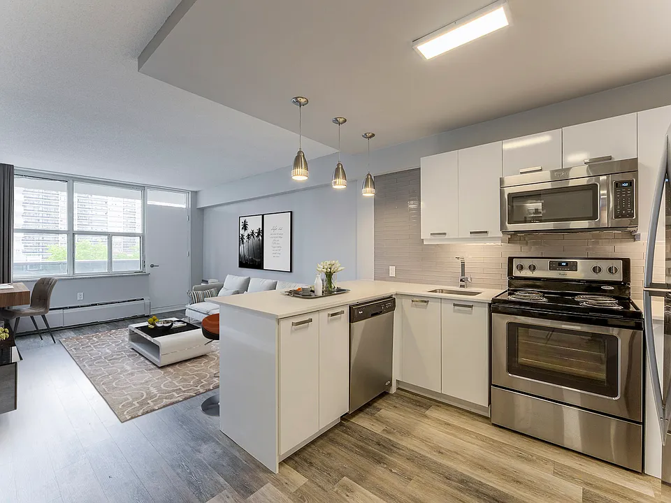 88 Erskine Ave