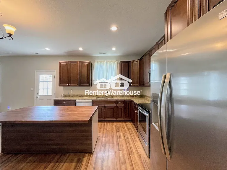 135 Cushing St — Photo 8
