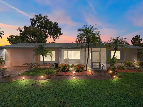 6073 45th Ave N, Kenneth City, FL 33709