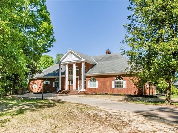 12100 Ganesh Ln, Chester, VA 23836