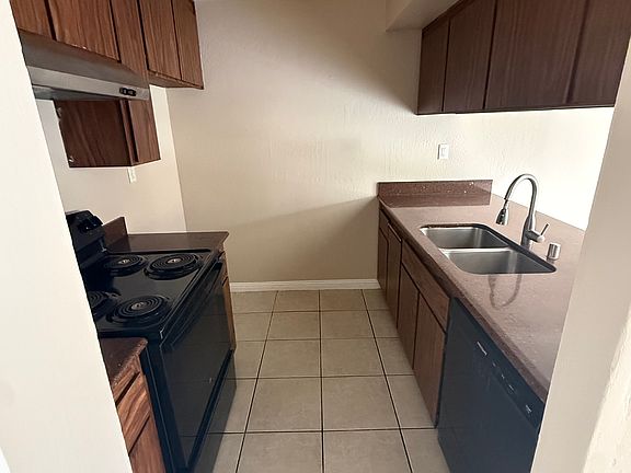 3rd image of 2503 Georgetown Ln #1