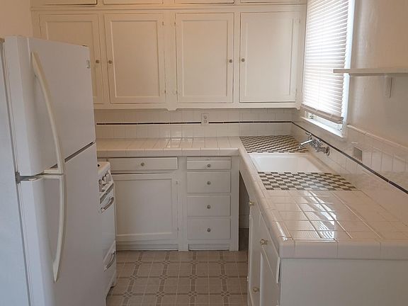 5th image of 639 Orange Grove Ave #109